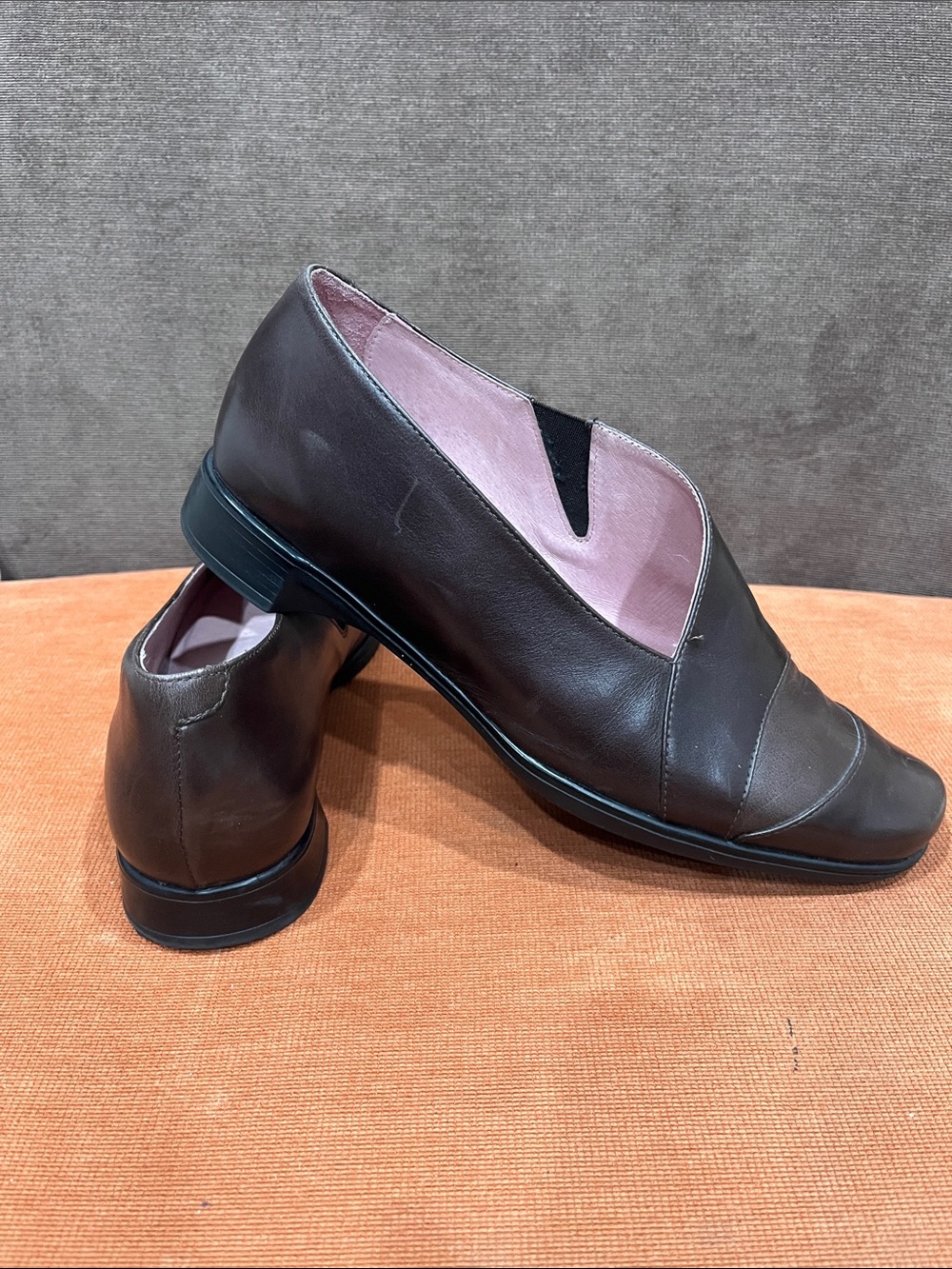 Naot Leather Slip on Flats in Chocolate Brown Leather upper 39/8 US